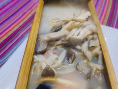 -香巴拉云南餐厅(华莱坞店)
