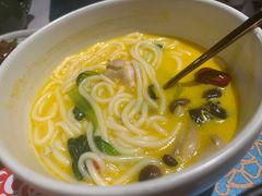 金汤花胶鸡米线-云海肴·汽锅鸡·云南菜(天山百盛优客店)