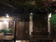 -Cuc Gach Quan Restaurant