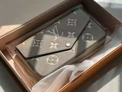 -小飞侠奢侈品回收 寄卖 养护(宝山宝龙广场店)