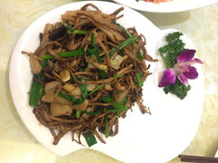 茶树菇炒鸭肠-府苑美食(政七街店)