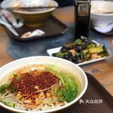 我不吃芹菜，还是给了拿了芹菜～菜本身没啥味道