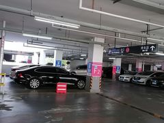 -百联南方购物中心·停车场