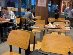 大堂-汉堡王(徐汇绿地缤纷店)