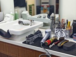 -理昂男士理发店 Barber shop