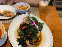 -Chom Cafe and Restaurant