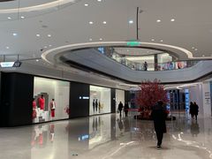 -URBAN REVIVO(上海中庚漫游城店)