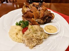 德式猪肘-申德勒加油站西餐厅Schindlers Tankstelle(上海外滩店)