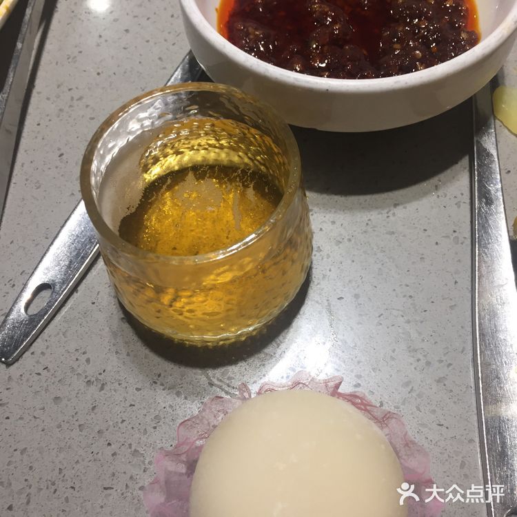 零食 给我，张秀芳小姐姐 拿来了，水果，赠送甜品