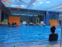-戊辰亲子游泳俱乐部