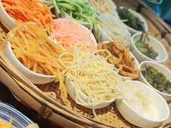 -包整·丝娃娃(一览甲秀楼风景店)