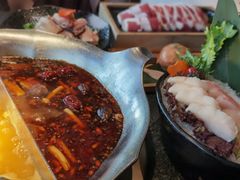 台式麻辣花胶鸡鸳鸯锅-湊湊火锅·茶憩(世博大道店)