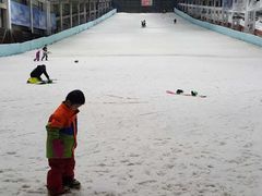 -乔波室内滑雪场