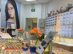 -天空之镜眼镜店蔡司依视路配镜授权零售店(望京颐堤港店)