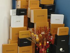 -聚云奢二手奢侈品黄金手表包包回收·中古店(中福城店)