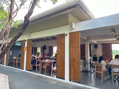 -Chom Cafe and Restaurant