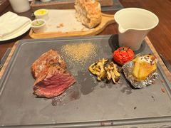 -恰餐厅及酒吧 CHAR Bar & Grill (北京丽都皇冠假日店)