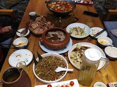 -老滇山寨•云南特色菜•地方菜•民族风情歌舞表演(金碧店)