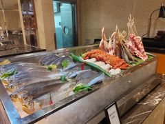 -广州万富希尔顿酒店·感趣自助餐厅·金秋蟹宴生蚝海鲜刺身