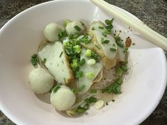 鱼蛋干细米粉-榮泰米粉湯(Left Shop)