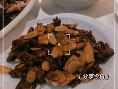 蒜爆羊肉-金春禧·鲁菜海鲜(延吉路万达店)