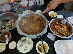 -周良天山牛杂城(天山路总店)