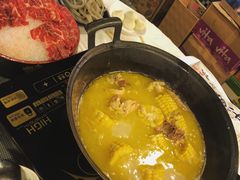 -鲜入围煮花胶鸡海鲜火锅