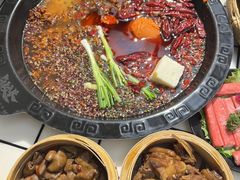 -卤校长重庆火锅(恒隆广场店)
