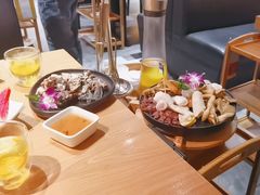 -一朵菌·野生菌探索家火锅(南亚店)