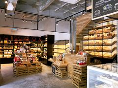 面包甜点陈列柜-Common Table · Brunch & Coffee