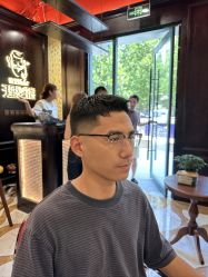 -东方先生国潮男士理发馆