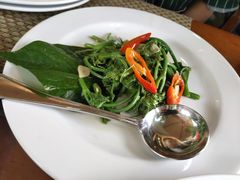 清炒丝瓜苗-Chom Cafe and Restaurant