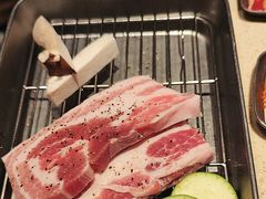 -蚂蚁洞·烤肉大营地(上海静安大悦城店)
