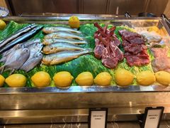 -广州万富希尔顿酒店·感趣自助餐厅·金秋蟹宴生蚝海鲜刺身