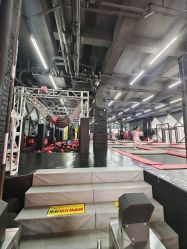 -零重力蹦床空间·滑梯·海洋球·团建(奥特莱斯店)