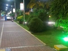 -亚龙湾亚泰商业街