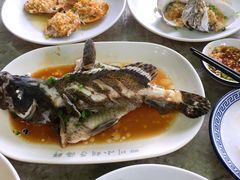 -四川小胡子海鲜(丁村万人海鲜广场店)