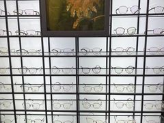-回瑞眼镜·蔡司·依视路官方授权店(广益路万达店)