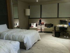 android_upload_pic-上海滴水湖皇冠假日酒店