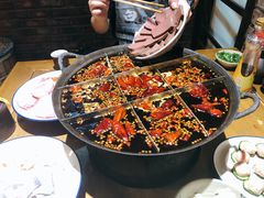 -白乐天毛肚火锅馆(解放碑店)