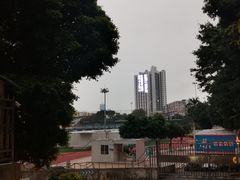 -燕子岗体育场