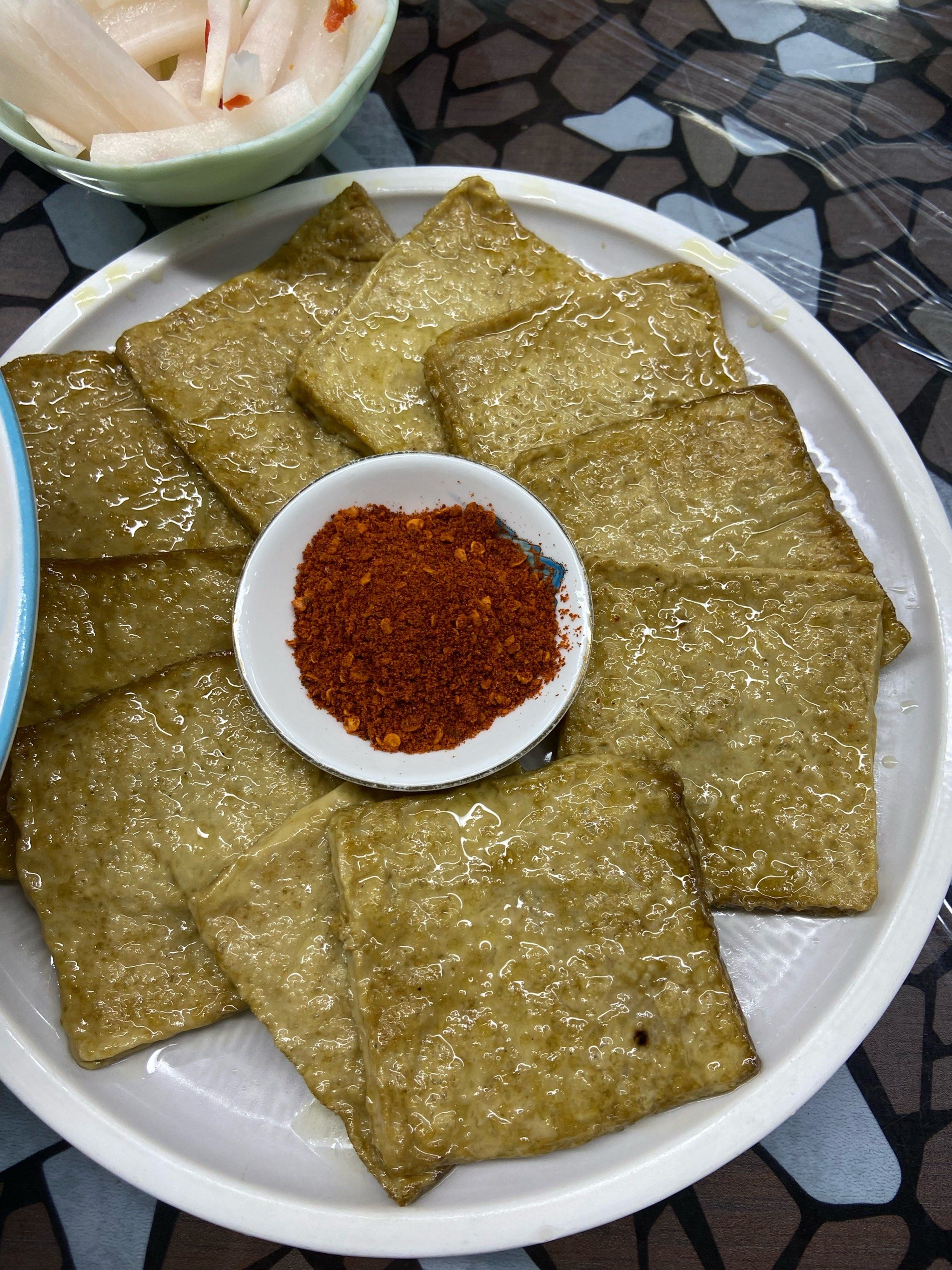 「毕节手撕豆腐」强推手撕豆腐,很劲道,「芹菜牛肉沫」芹菜牛肉很下饭