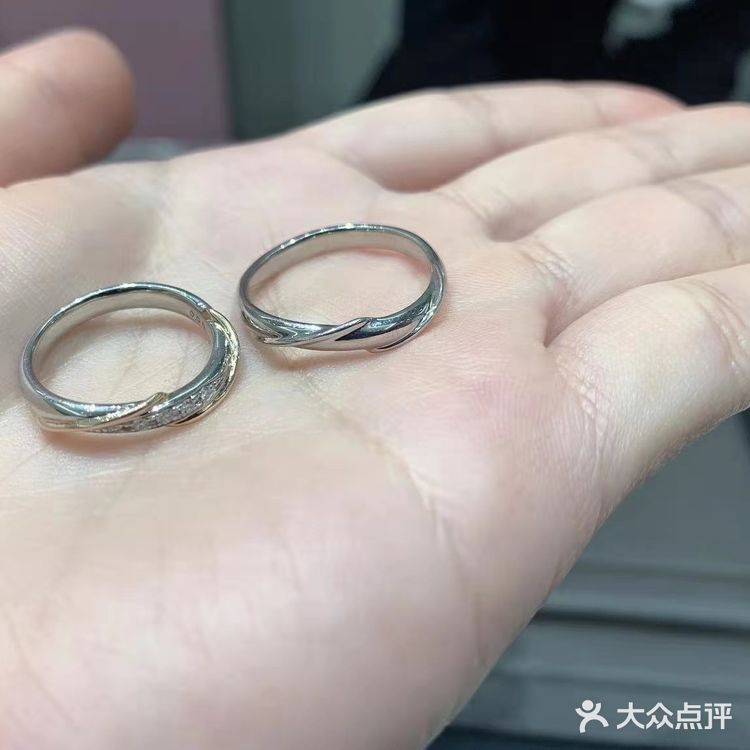 爱环绕你我|/细节满满的独特对戒