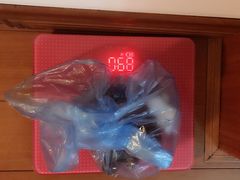 这只是4.5号发霉的重量，总共8斤多一点，&nbsp;4.3下午买来的，4.5晚上发现底下的全部发霉或者烂。4.3和4.4发现的发霉的都已经扔了。这个只是4.5随便捡出来就有这个多，可想而知了。-南京众彩农副产品配送有限公司