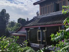 -峨眉山报国寺