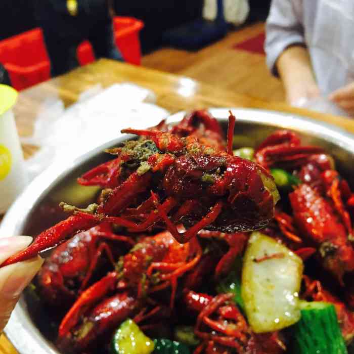 虾霸龙虾馆-"[薄荷]环境:环境,听说是松阳小龙虾的."-大众点评移动版