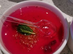 鲜火龙果冰粉-老佛爷铜炉蛙锅(海岸城店)