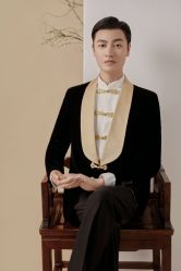 -莫兰迪婚纱摄影