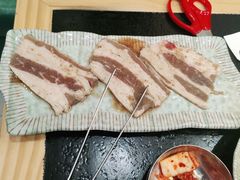-臻牛烤肉