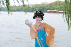 -汉唐记簪花汉服体验馆(西湖店)